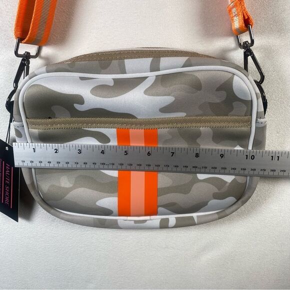 Haute Shore Premium Neoprene Collection Drew Rise Compact Crossbody Purse New - Picture 8 of 11